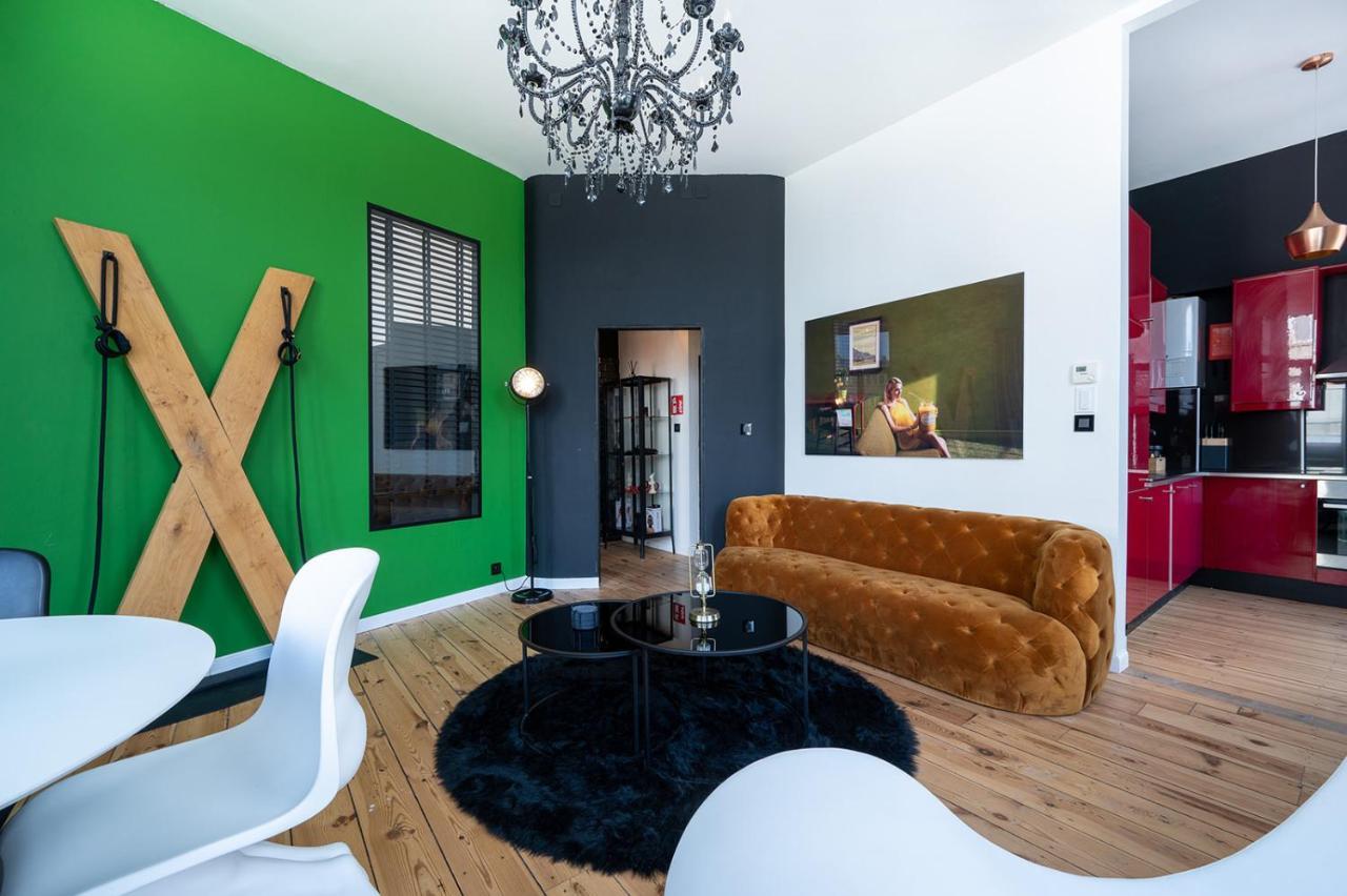 Apartment The Rabbit Hole - Romantic With Adult Playroom